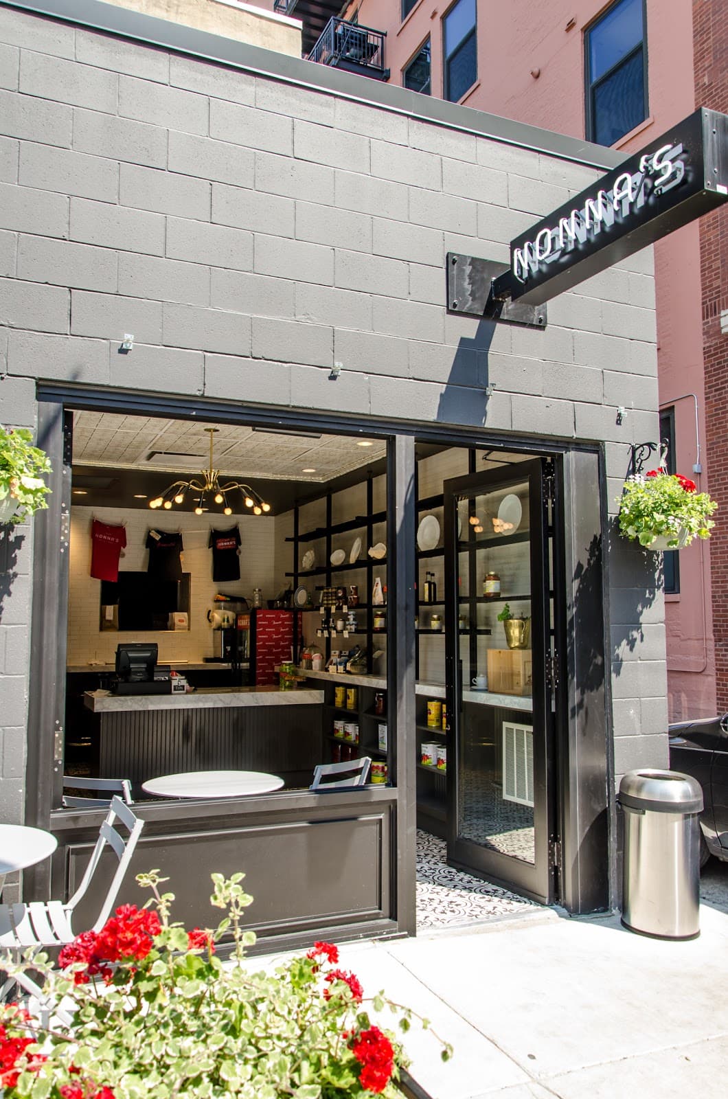 Nonna Rosa restaurant — warm candlelit Italian dining in Chicago